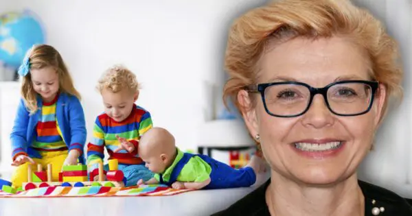 Daniela Kovářová 3. díl: Jedním z problémů našeho státu je nedostatek dětí, takže moudrý stát by měl muže a ženy vést k tomu, aby se chovali sexuálně a měli děti – a ne asexuálně