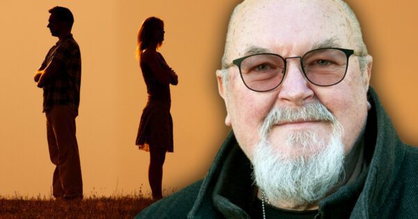 Max Kašparů 3. díl: Rozbíjení vztahů mezi lidmi a prosazování nepřirozených tendencí je úmysl, protože tak jsou lidé uváděni do zmatku a snadno ovladatelní