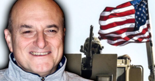 Martin Koller 3. díl: Spojené státy dnes znají pouze tři způsoby diplomacie: vojenské výhrůžky, hospodářské sankce na cizí účet a vojenskou agresi
